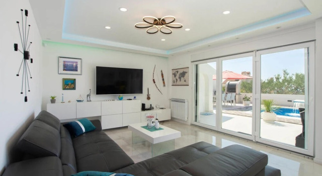 Beautiful Home in Zrnovnica With Sauna, Wifi and Outdoor Swimming Pool