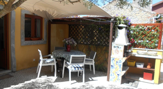 Коттедж с 2 комнатами Charming Cottage With 2 Bedrooms in a Seaside Village