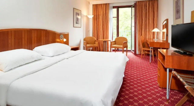 Трёхместный номер Classic OREA Spa Hotel Cristal