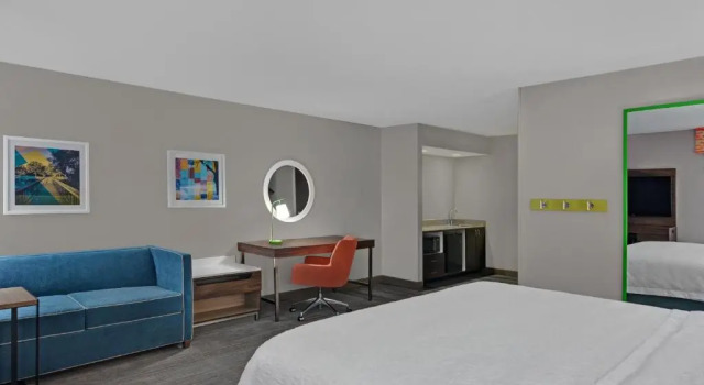 Студия Hampton Inn Charlotte Monroe
