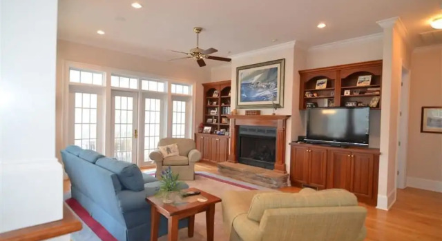 Blue Lagoon 4 Bedroom Home
