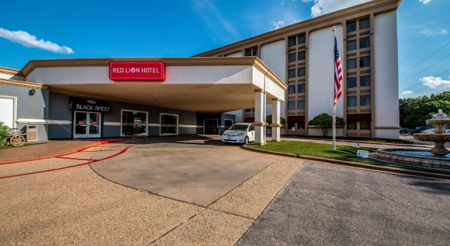 Четырёхместный люкс Clarion Hotel San Angelo near Convention Center