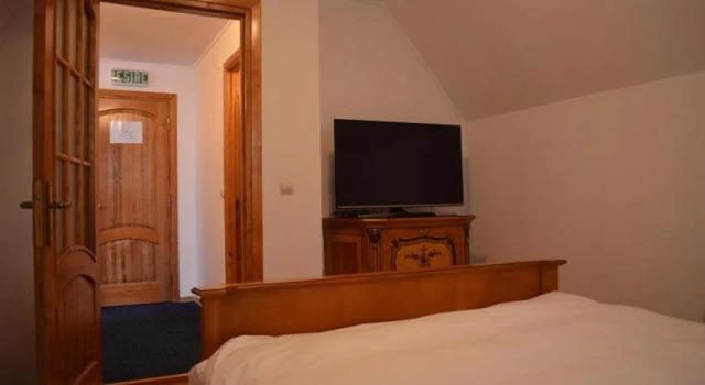 Vila Rica, Rezerwuj Hotel Hotele w Carpathians - Romania z parkingiem, Parking