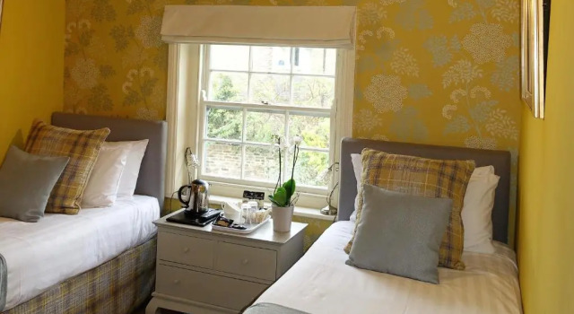 Двухместный номер Standard One Holyrood Hotel