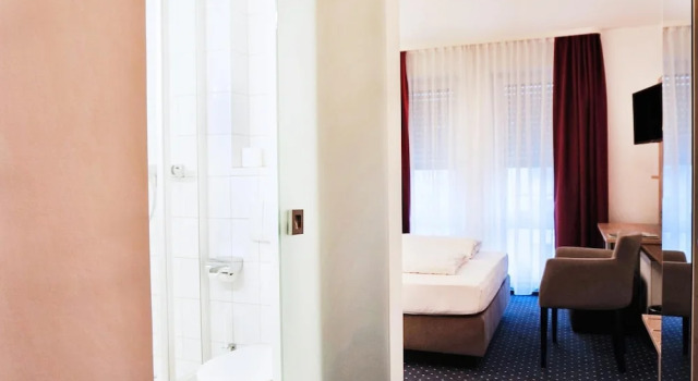 Hotel Poinger Hof, Varaa Hotelli Hotellit Upper Bavaria aamiaisella, Aamiainen