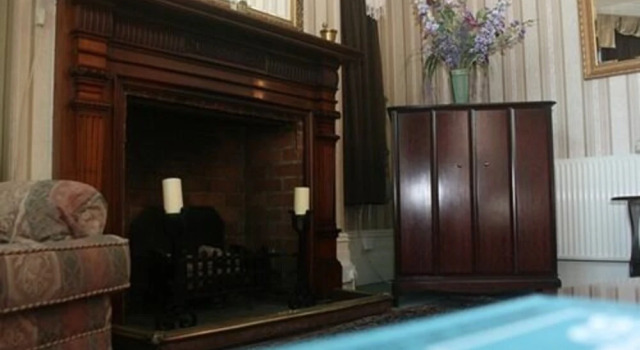 The Knoll Guesthouse, Забронировать Отель Ньюпорт Гвент