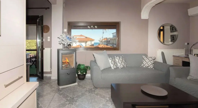 Sunrise Suite Olympiada - Luxury Beachfront Escape