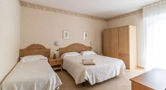 Трёхместный номер Standard с балконом Villa Arizona