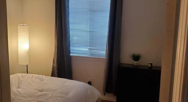 Hakal El paso, Boek Hotel Clint Texas