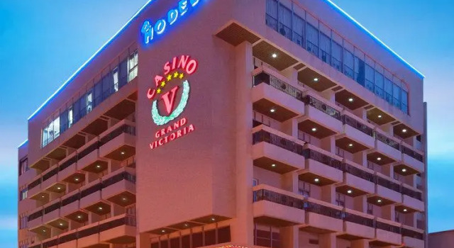 Кровать в общем номере Hodelpa Centro Plaza