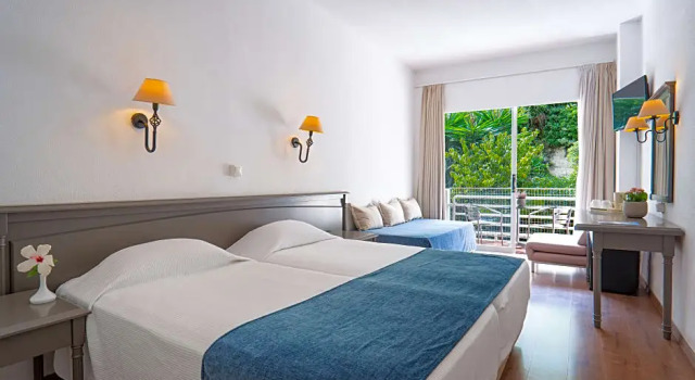 Номер Standard с видом на внутреннюю территорию Valmar Corfu by Louis Hotels