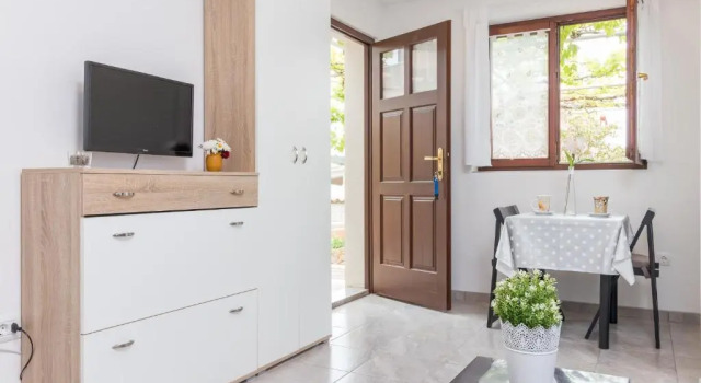Студия с балконом и с красивым видом из окна Apartments Rede