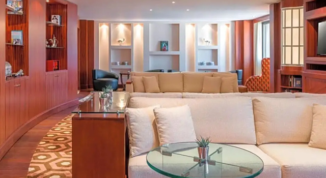 Executive Club lounge access Double Suite Sheraton Oman Hotel