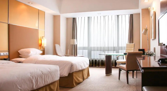 Четырёхместный номер Standard Crowne Plaza Yantai Sea View by IHG