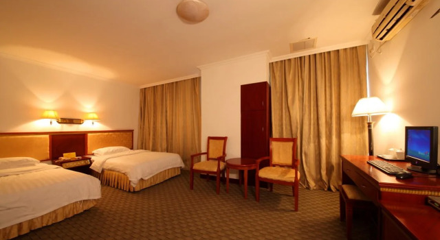 Bao Li Feng Hotel