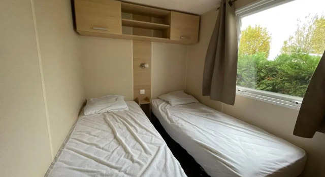 Mobile home in a campsite with swimming pool in Marennes plage, Rezerwuj Pole kempingowe Hotele w Charente-Maritime z basenem, Basen