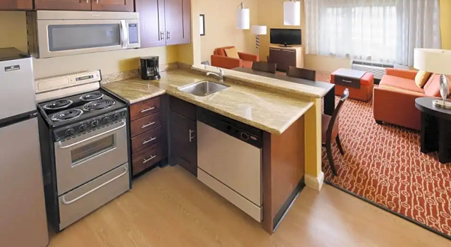 Четырёхместный люкс с 2 комнатами TownePlace Suites by Marriott Galveston Island