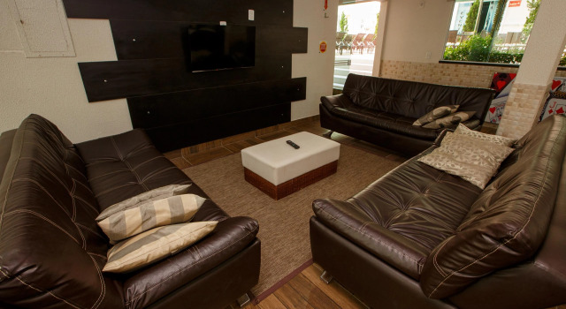 Flat com Piscina Térmica no Bombinhas Summer Beach, Забронировать Курортный отель Бомбиньяс Санта-Катарина