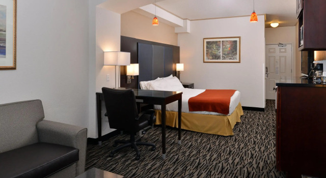 Люкс Holiday Inn Express & Suites Tacoma South - Lakewood by IHG