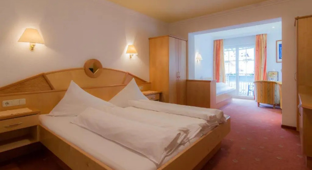 Трёхместный номер Standard с балконом Hotel Garni Martina