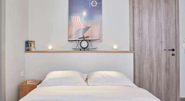 Live in a funky & renovated studio near Acropolis, Забронировать Отель Афины Острова Саронического залива - Аттика, рядом с Холм Филопаппос