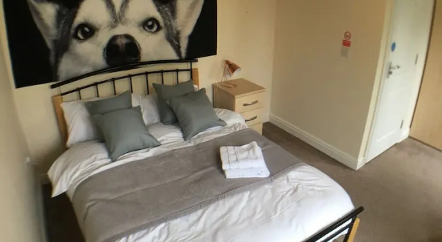 Коттедж с 4 комнатами Blackberry House - Sleeps 6 with Parking and Netflix TV