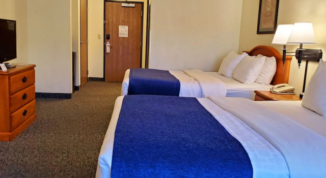 Четырёхместный номер Standard с балконом и с видом на горы Manitou Pikes Peak Hotel