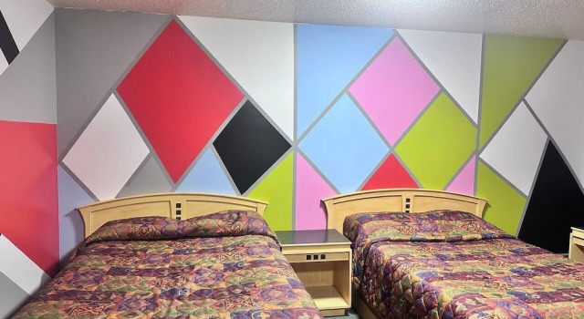 Grizzly Motor Hotel, Boek Hotel Hotels in Fox Creek met parkeren, Parkeren