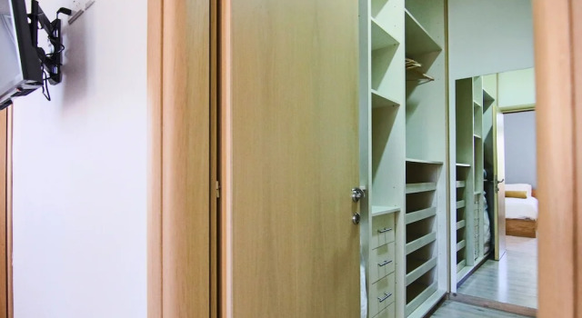 City View Luxury Flat Harbour 04, Забронировать Отель Отели Ларнаки с парковкой, рядом с Муниципальная библиотека, Парковка
