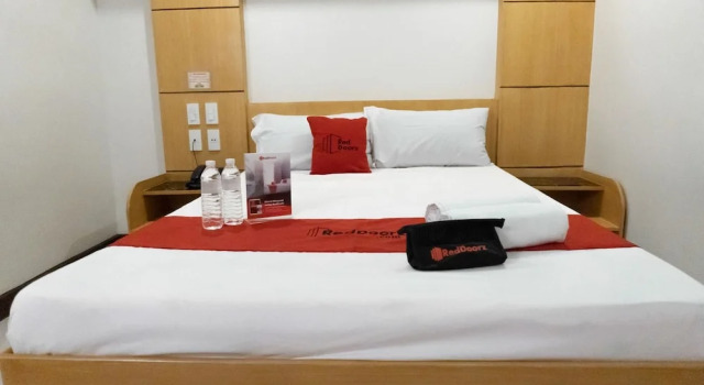 Reddoorz Near Starmall Alabang