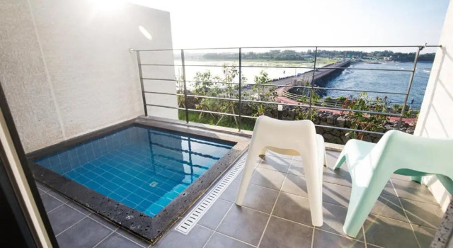 Семейный номер Standard Jeju Chrismas Resort