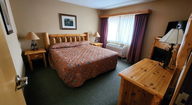 Двухместный люкс Pine Peaks Lodge & Suites