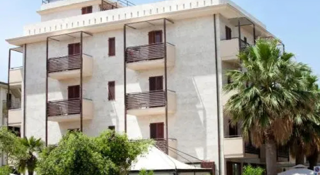 Hotel La Sfinge, Забронировать Отель Отели Побережья Марок 3 звезды, 3*