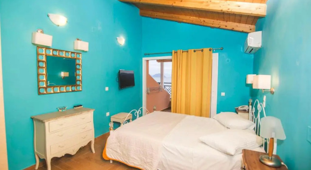 Полулюкс Hotel Grand Nefeli