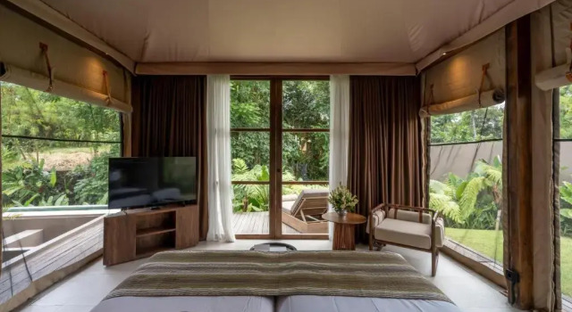 Тент с 2 комнатами с видом на реку Ubud Mas Glamping Luxury Tent