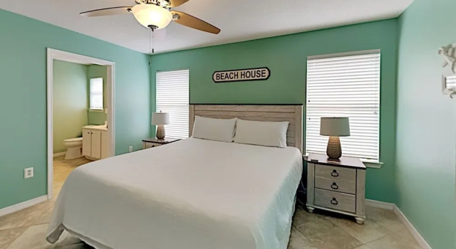 A Coastal Cottage, Rezerwuj Dom wakacyjny Hotele w Emerald Coast z parkingiem, Parking