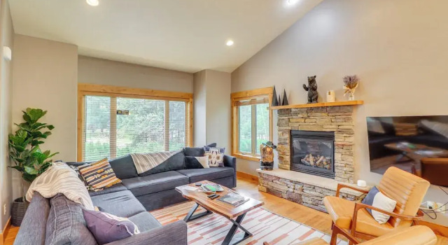 Коттедж Pet-friendly Columbia Falls Home w/ Gas Grill!