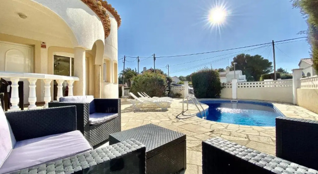 Вилла Villa Avondale 3bedroom villa with air-conditioning & private swimming pool