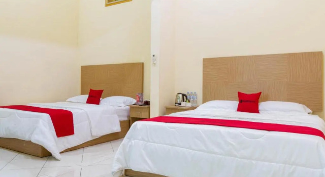 Camera familiare Standard RedDoorz @ Pataruman Garut
