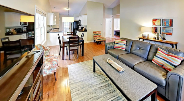 3Br Stylish Cottage East Nashville by RedAwning