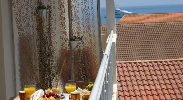 Апартаменты Sunny Cap View Terrace with Sea Views and AirCon