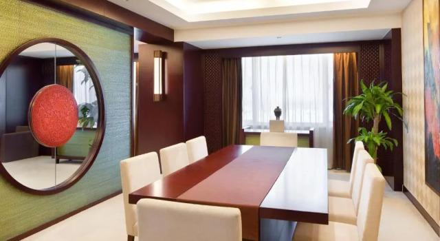 Люкс Crowne Plaza Shanghai Pudong by IHG