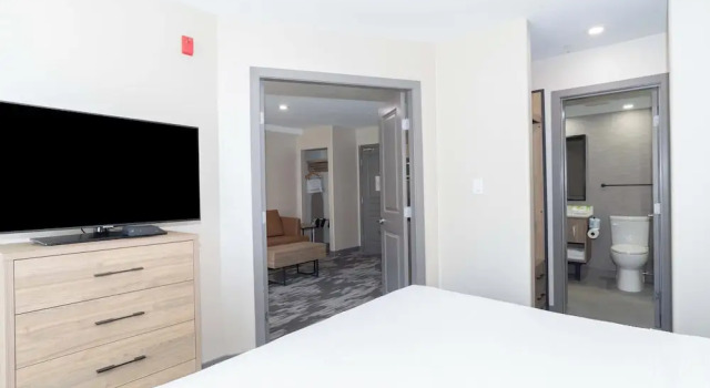Люкс Deluxe Sandman Hotel & Suites Regina