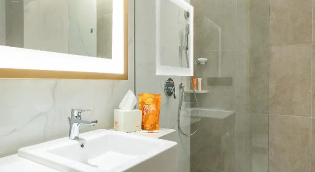 Двухместный номер Standard с балконом HARRIS Suites Puri Mansion Jakarta