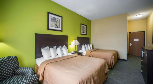 Четырёхместный номер Standard Quality Inn Litchfield Route 66
