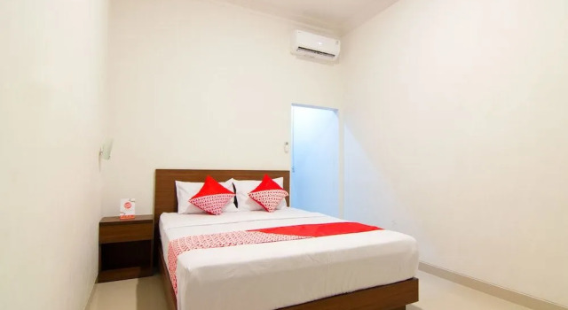 OYO 2421 Joglo Guest House Syariah, Reservar Casa de hóspedes Tegal Central Java