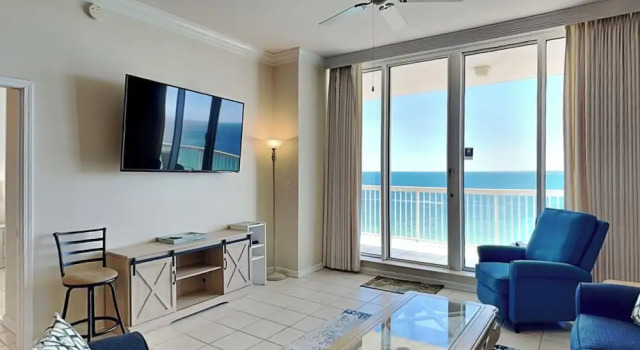 Номер Standard с балконом и с видом на океан Silver Beach Towers #1805E by Southern Vacation Rentals