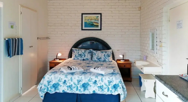 Boathouse Bed and Biscuit - Upper Deck, Забронировать Апартаменты/квартира Маргит Durban South Coast