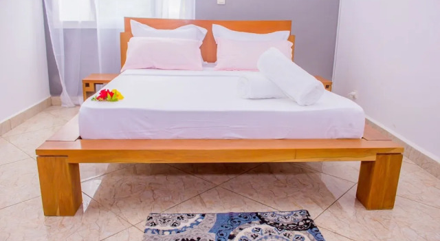 Апартаменты Cambria Hotel