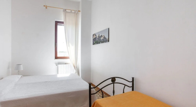 Elegant Holiday Home in Ostuni With Balcony, Buchen Sie Hotel Ostuni Itria-Tal